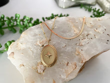 Load image into Gallery viewer, LAYERED STAR NECKLACE IN GOLD - Emerald Boutique VA