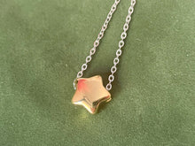 Load image into Gallery viewer, STAR NECKLACE IN GOLD - Emerald Boutique VA
