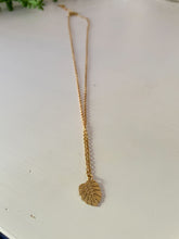 Load image into Gallery viewer, MONSTERA NECKLACE IN GOLD - Emerald Boutique VA
